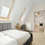 Bright And Elegant Old Town Garbary With Air Conditioning By Renters Prestige Apartment