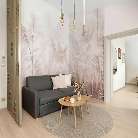 Bright And Elegant Old Town Garbary With Air Conditioning By Renters Prestige Апартаменти