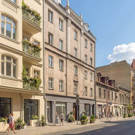 Bright And Elegant Old Town Garbary With Air Conditioning By Renters Prestige Apartment