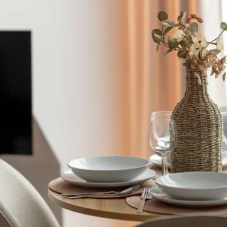 Апартаменти Bright And Elegant Old Town Garbary With Air Conditioning By Renters Prestige Познань