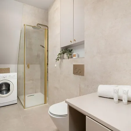 아파트 Bright And Elegant Old Town Garbary With Air Conditioning By Renters Prestige *