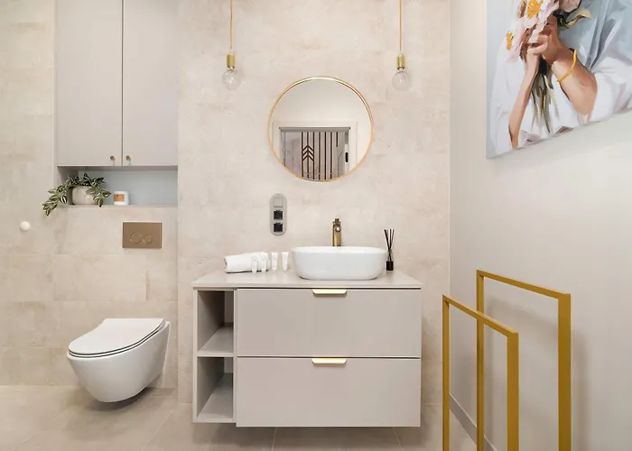 Bright And Elegant Old Town Garbary With Air Conditioning By Renters Prestige Apartment